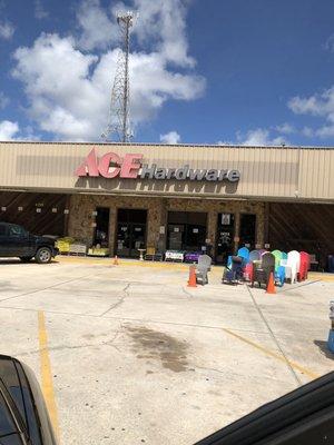 Front of ACE Hardware Store