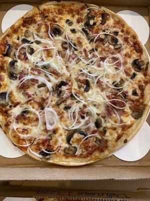 Bacon,onions and fresh mushroom Pizza