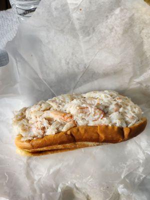 Jonah crab roll