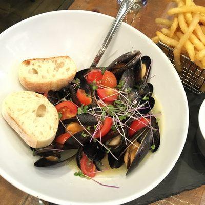 Proscuitto Mussels