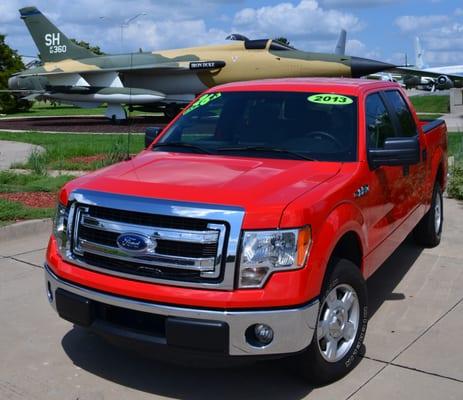 Youcan find a wide selection of durable, dependable pre-owned trucks at affordable prices on The Key's car lot.