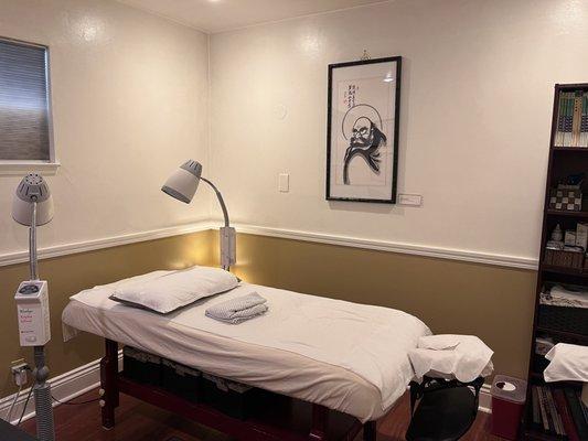 1 of the 3 rooms at Gen Acupuncture