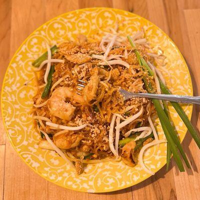 N1. Sabb Sis Pad Thai