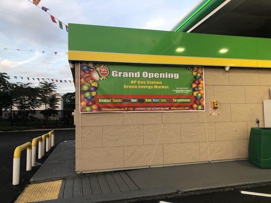 Grand opening sign