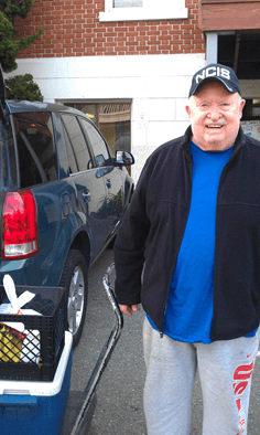 Our visitors deliver meals and smiles to seniors around the bay area