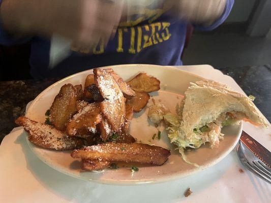 Best shrimp poboy and handcut fries EVER