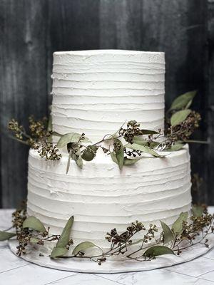 Simple wedding cake