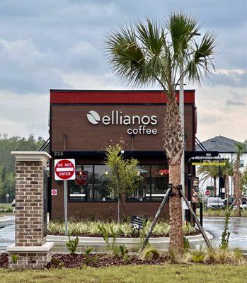 (･‿･) Forecast says it's a good day to be @ the neighborhood #ellianos- Race Track Rd. #Coffee #Smoothies #Freezers