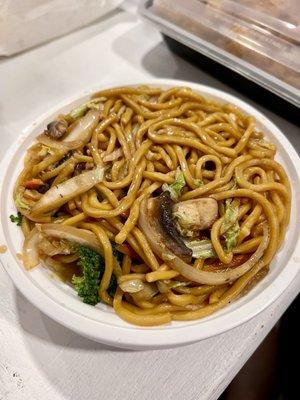 Vegetable Lo Mein - Would've liked a few more veggies but noodles were good and the sauce was tasty too.