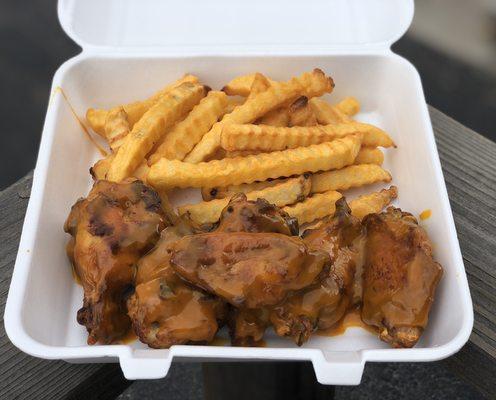 $10 Wing Special
With Fries