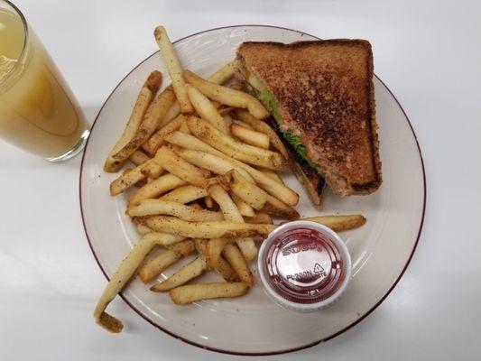 broccoli grilled cheese & tomato sandwich w/ french fries