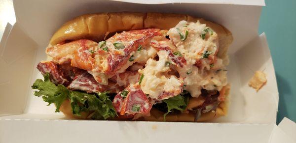 Metro lobster roll (with tarragon)