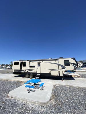 Right Side Up RV Sales