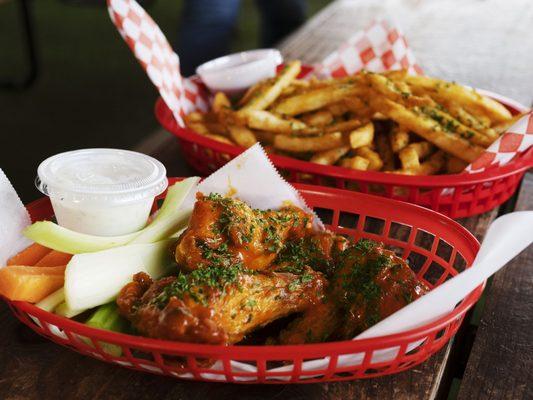 Buffalo wings and fries