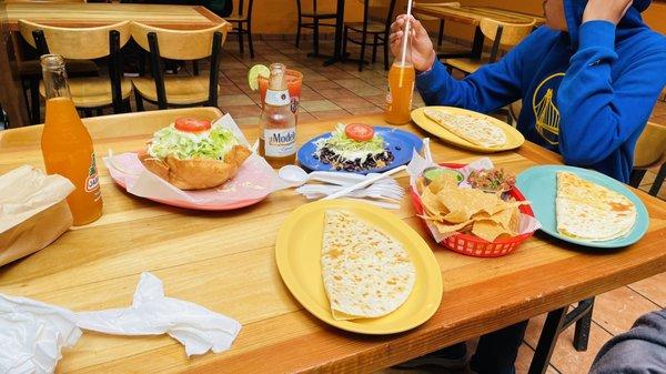 Quesadilla, tacos, Super Tostada