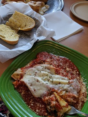 Lasagna and buttered bread (that was burned on the bottom).