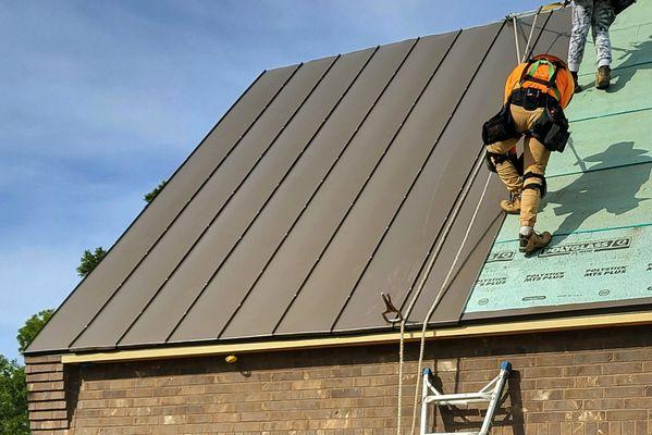 Standing Seam On-site fabrication