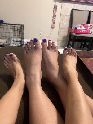 We got matching toe nails