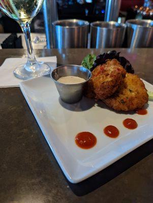 Crab & lobster cakes