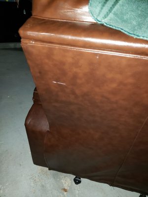 Leather sofa damage.  Arrived 6 hours late, 8 hours to pack up, and 6 hours to unload truck. Arrived at 7pm and finish loading at 3:30am!