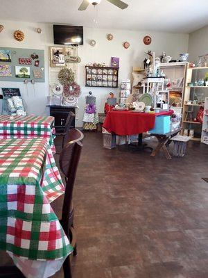 Drury Ln bakery cafe front seating area.