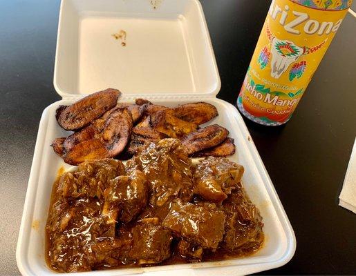 The best Oxtails and Plantains!