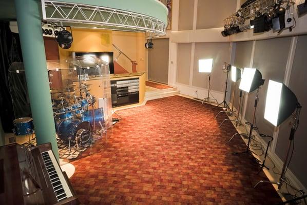 Blue Room Productions in Bethesda, MD
 http://blueroommusicstudio.com/bethesda-studio/