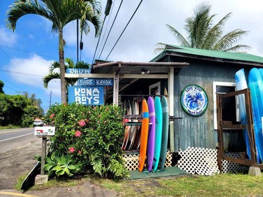 Kona Boys surf shop on 10/14/22