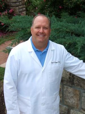 Dr. Lemieux is a 1986 graduate of the University of Missouri-Kansas City Dental School