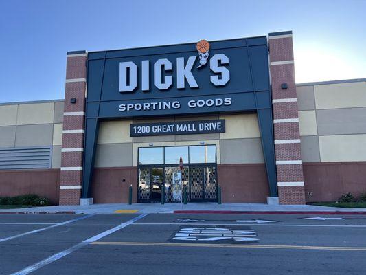 DICK'S Sporting Goods