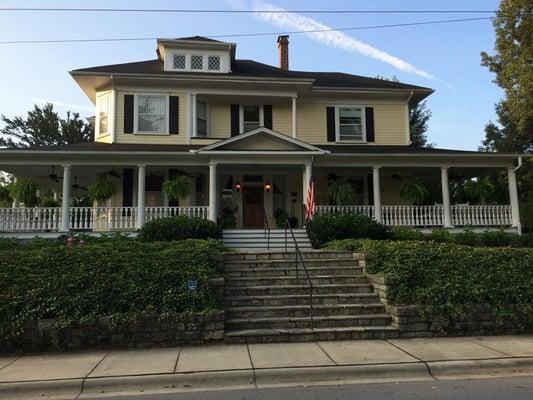 Elizabeth Leigh Inn from front