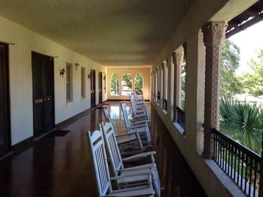 DVQ veranda with rocking chairs!