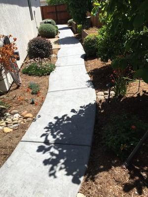 Side yard walkway