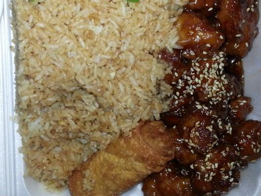 The sesame chicken dinner special....I already ate the crab meat rangoon...But this page is stuffed to the brim!!  Yummo!!!