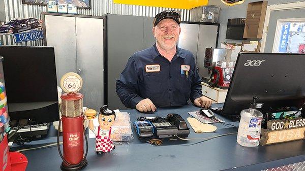 Ron with a great smile waiting to help me out.