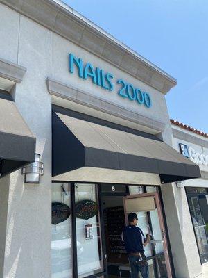 Nails 2000