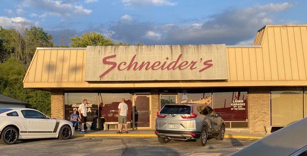 Golden hour at Schneider's