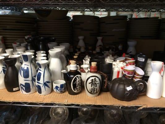 Japanese saki pot