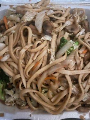 Mushroom lo mein