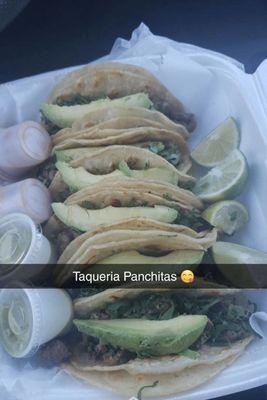 Tacos w avocado, cilantro and onion