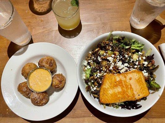 Arancini & goat cheese and pancetta salad