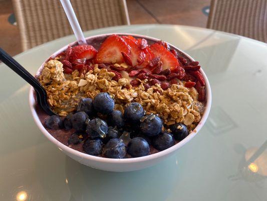 Acai bowl with peanut butter