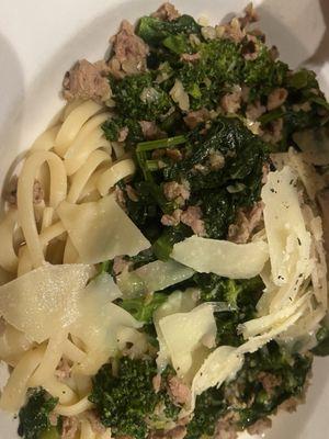 Pasta w broccoli de rabe and sausage, soooooo good!