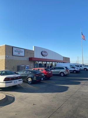 Front View of Kum & Go in Tulsa, Oklahoma.