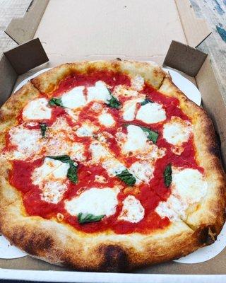 Margherita pizza / personal size