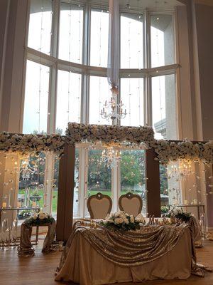 Just gorgeous back drop for the bride and groom