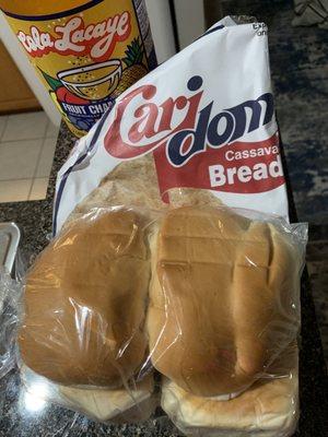 Haitian bread, cassava bread and fruit champagne Cola Lacaye