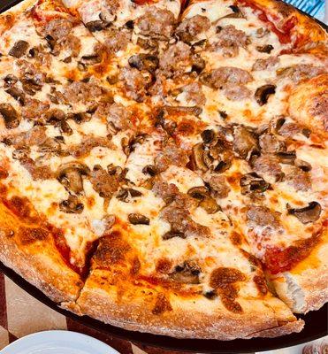 Sausage and mushroom "metro" pizza