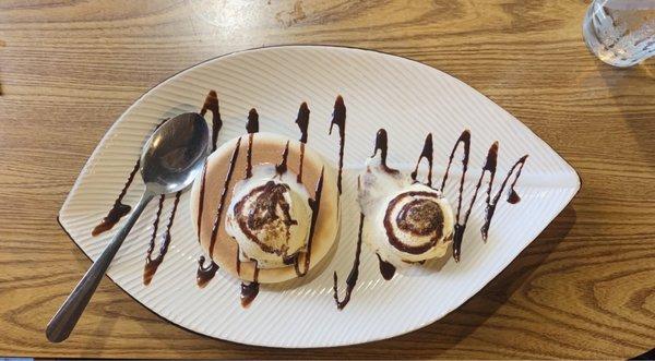 sweet bun with icecream