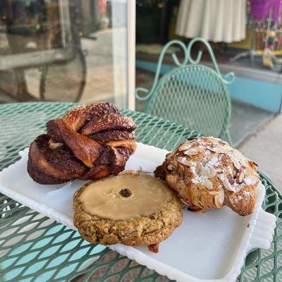 They serve yummy fresh pastries from Hopewell Bake Exchange in Paris.